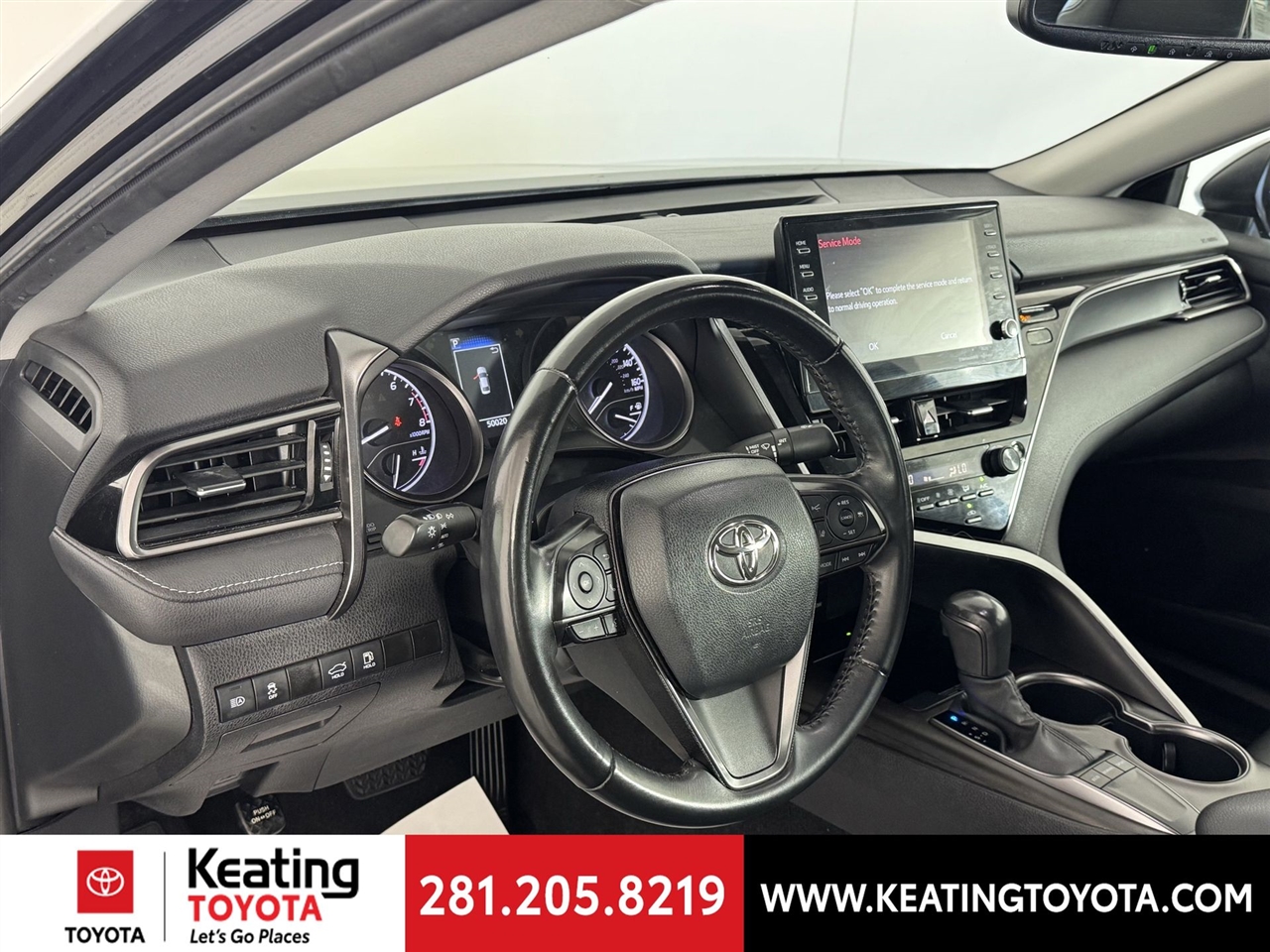 Toyota Camry SE 2023