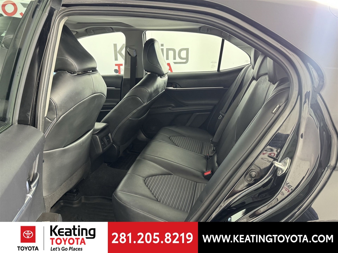 Toyota Camry SE 2023