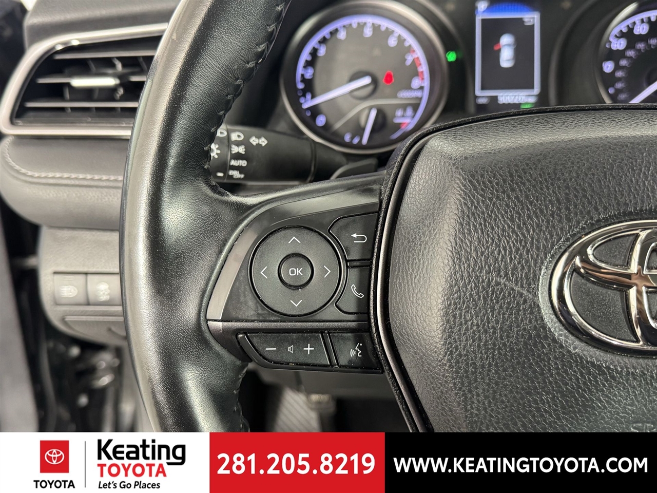 Toyota Camry SE 2023