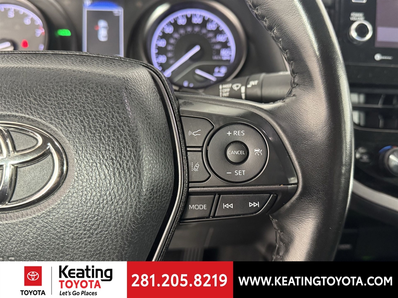 Toyota Camry SE 2023