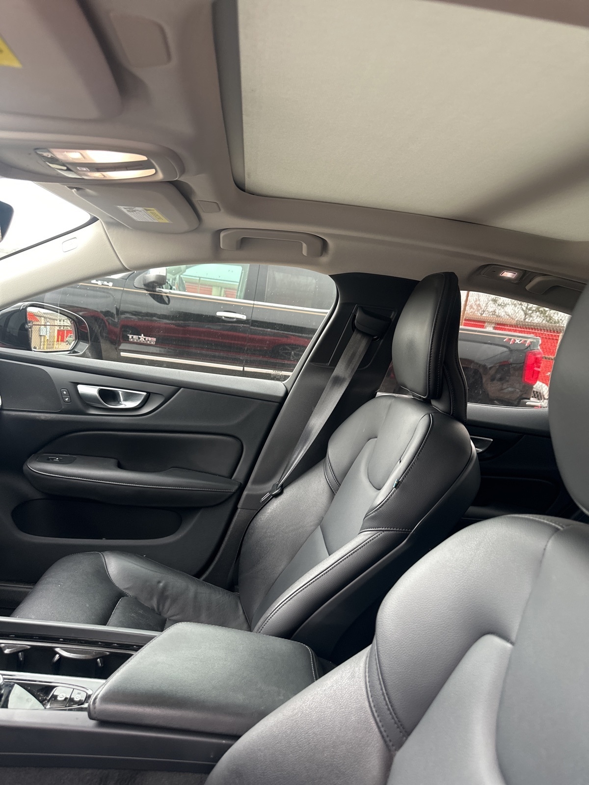 Volvo S60 B5 Core Dark AWD 2024