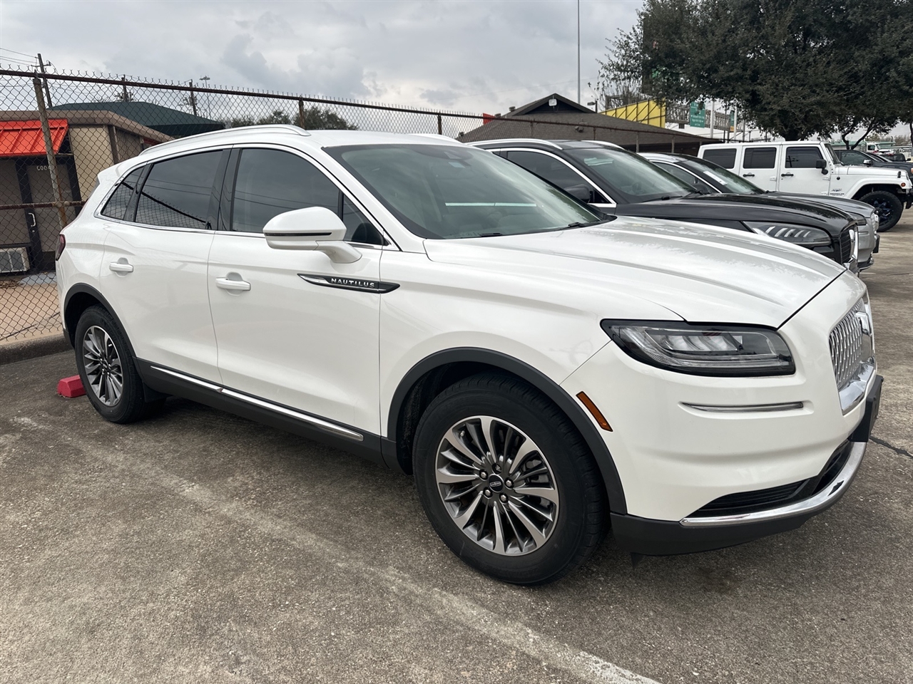 Lincoln Nautilus Base 2022