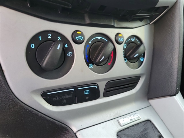 Ford Focus SE Sedan 2014