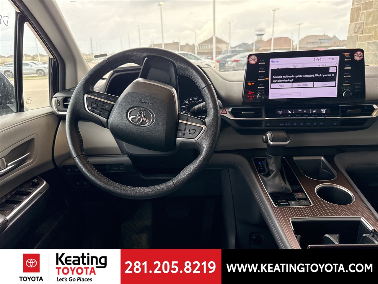 Toyota Sienna XLE 7-Passenger 2024