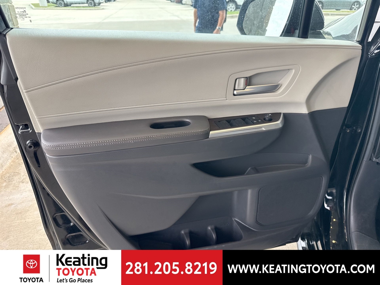 Toyota Sienna XLE 7-Passenger 2024