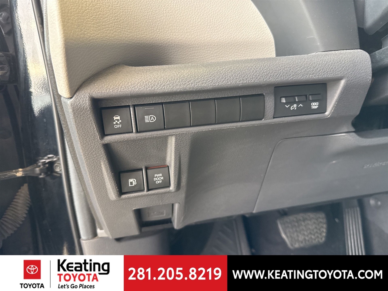 Toyota Sienna XLE 7-Passenger 2024