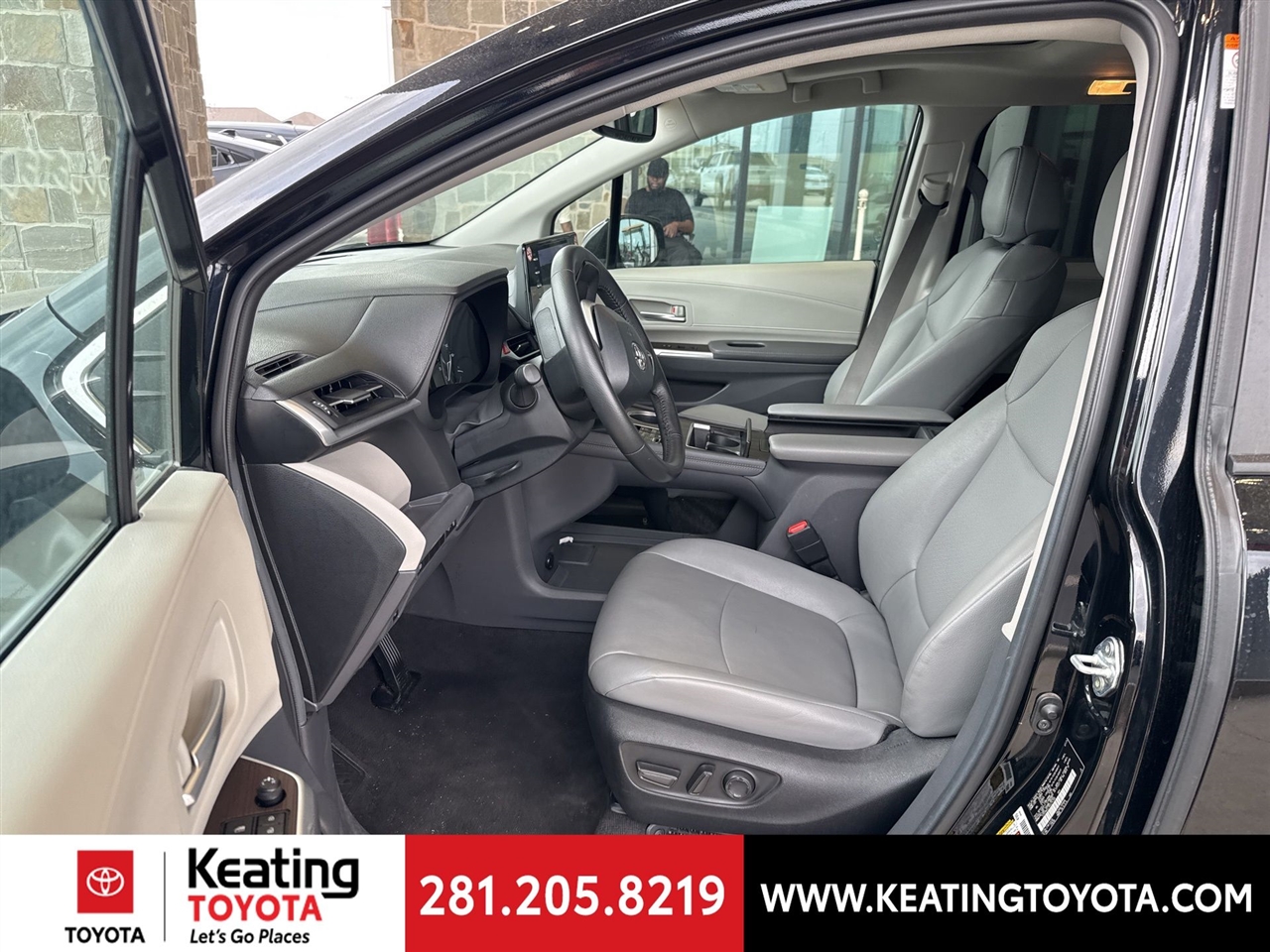 Toyota Sienna XLE 7-Passenger 2024