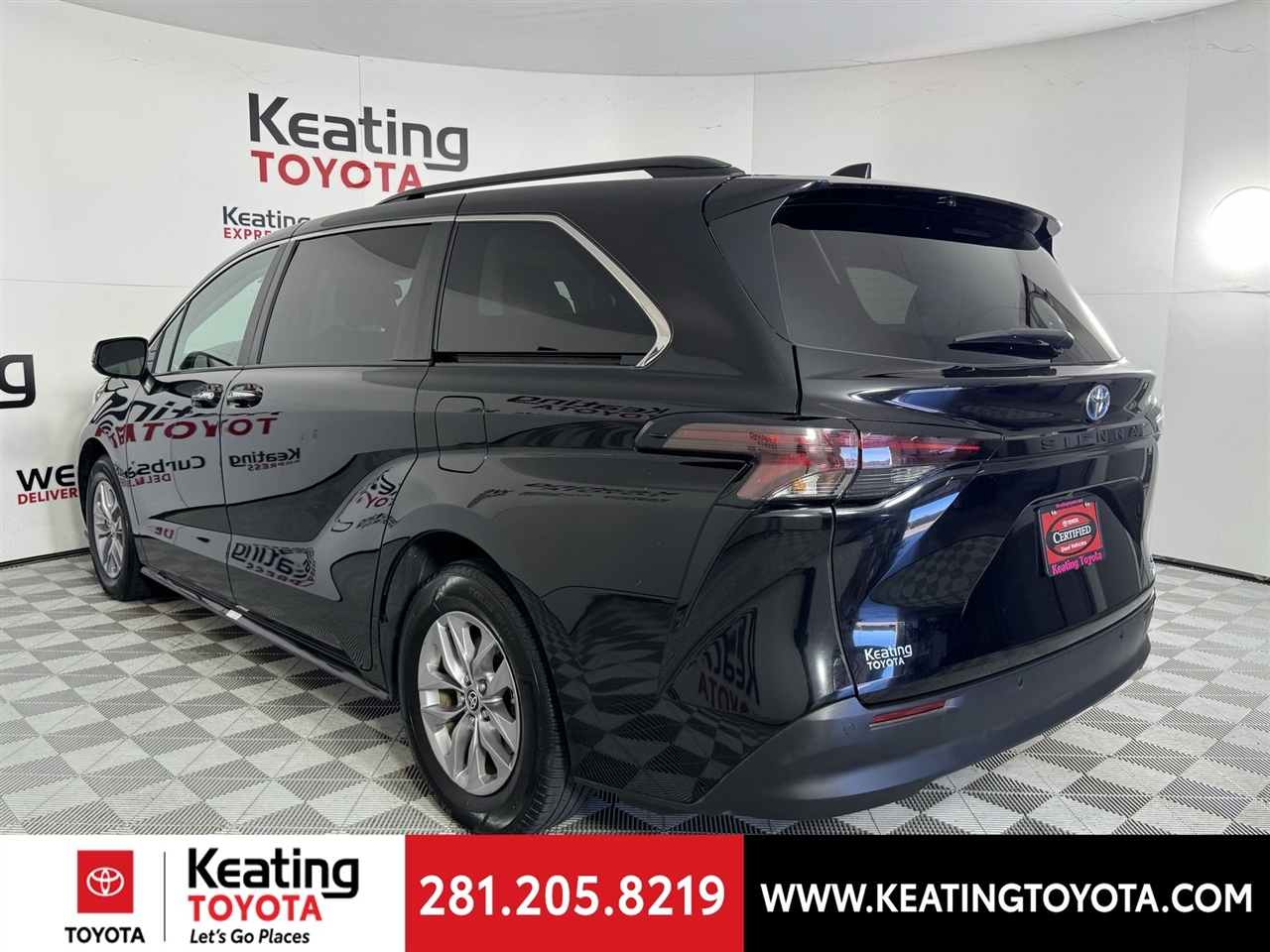 Toyota Sienna XLE 7-Passenger 2024