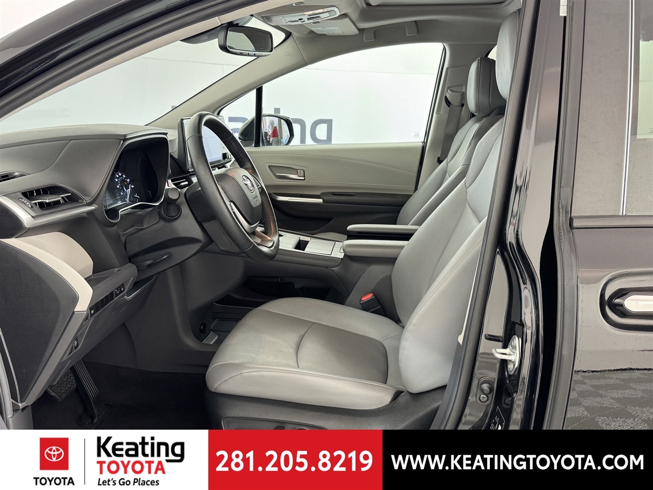 Toyota Sienna XLE 7-Passenger 2024