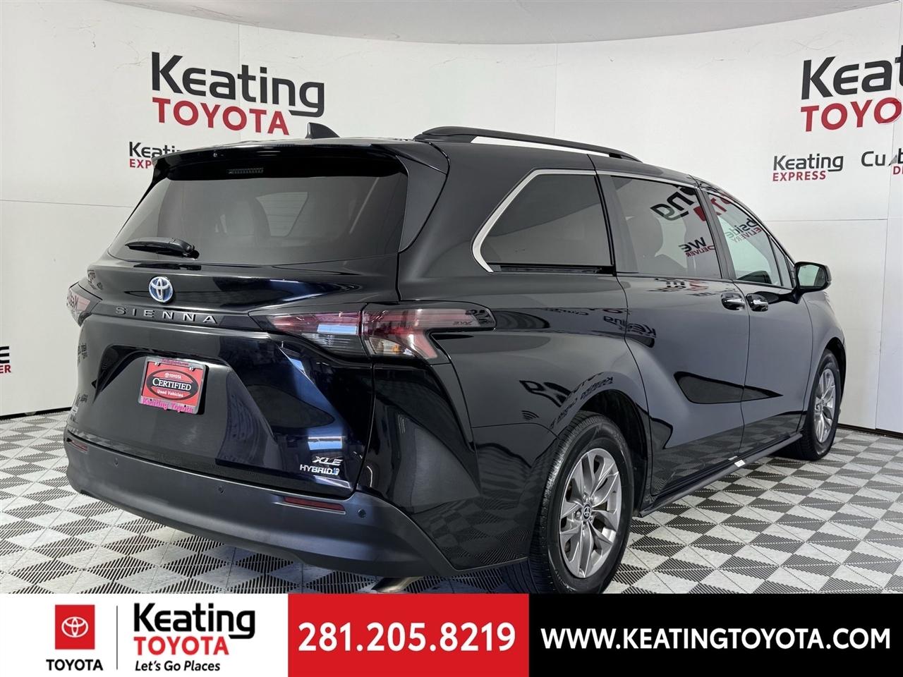 Toyota Sienna XLE 7-Passenger 2024