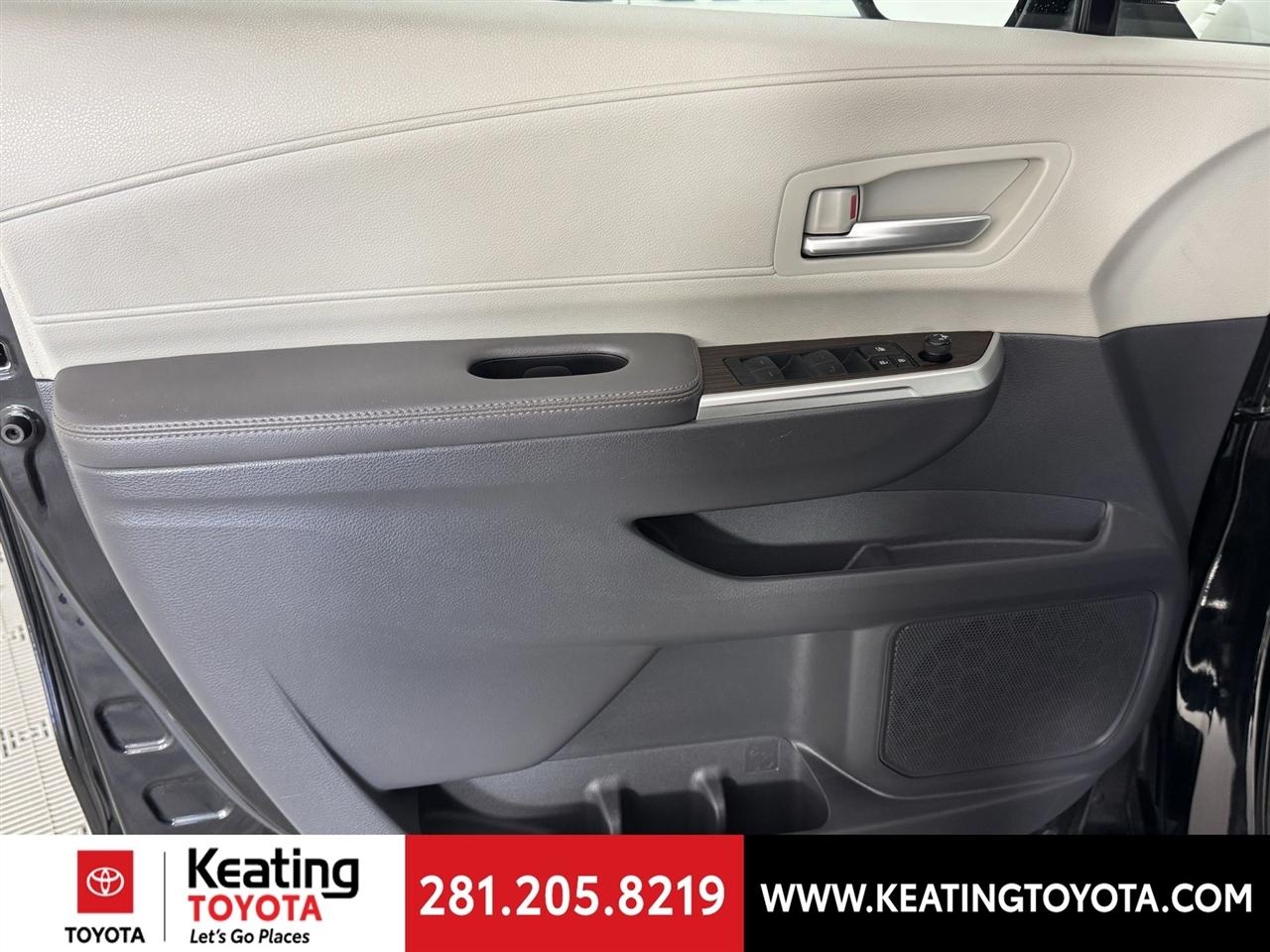 Toyota Sienna XLE 7-Passenger 2024