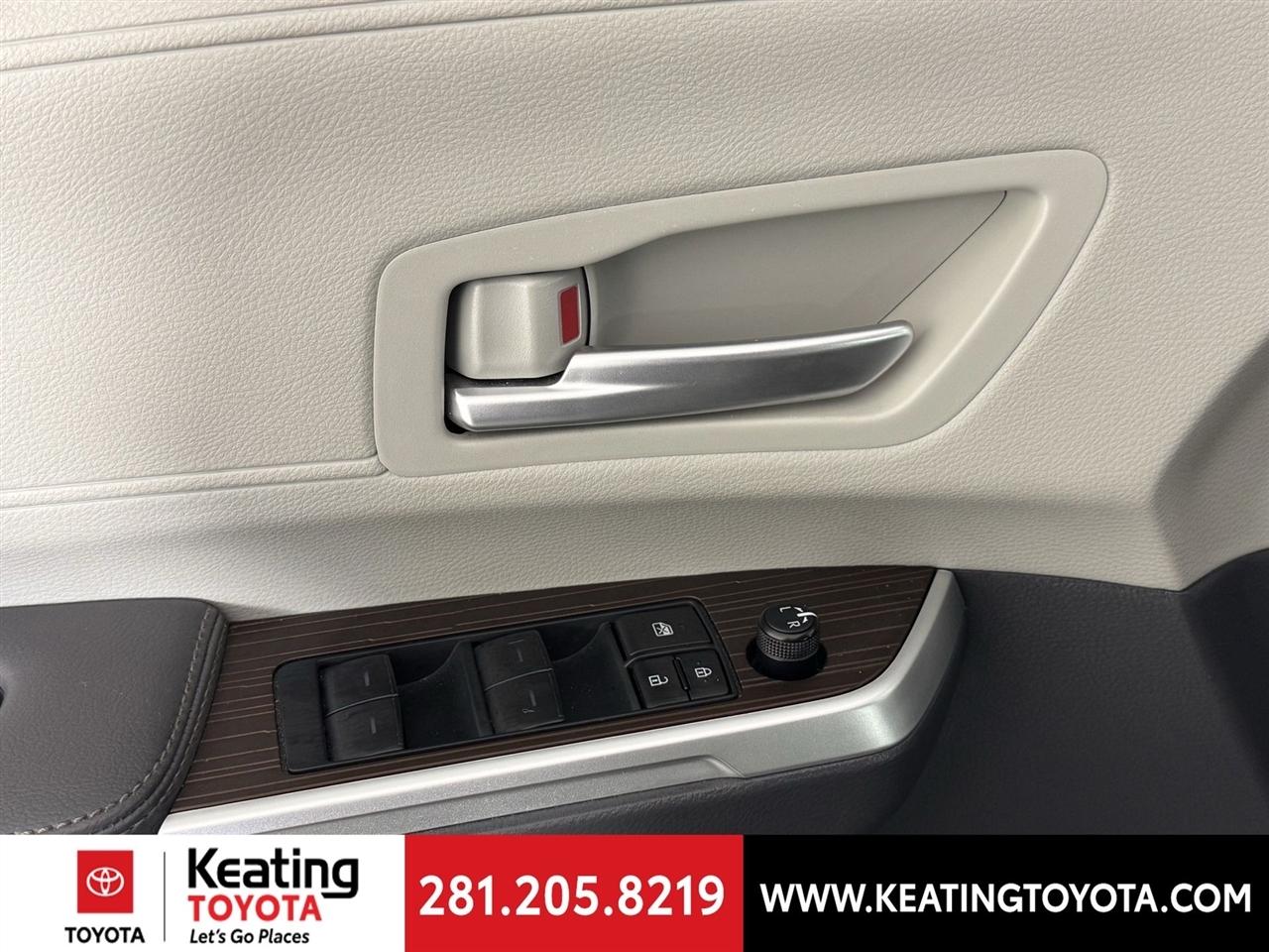 Toyota Sienna XLE 7-Passenger 2024