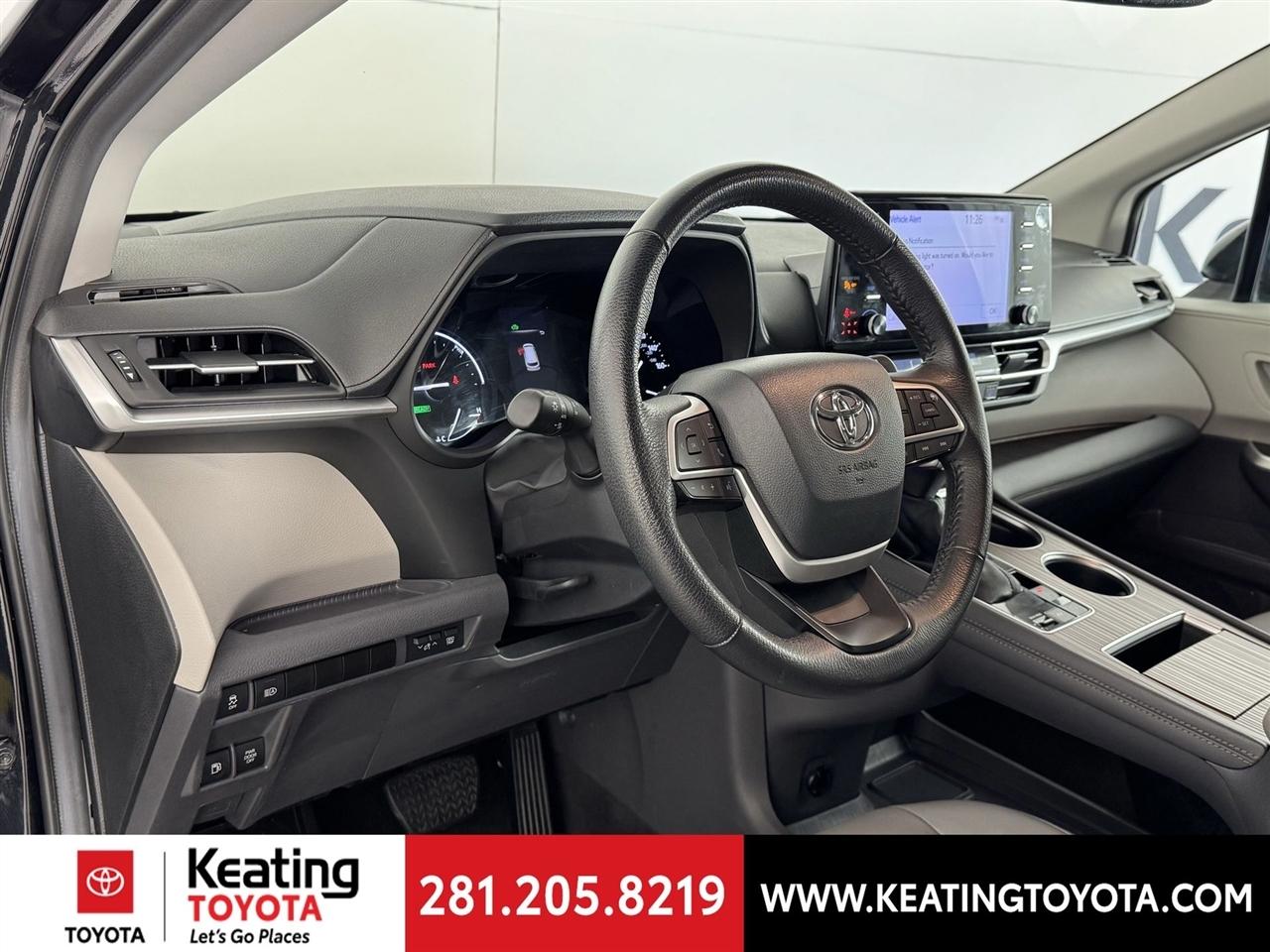 Toyota Sienna XLE 7-Passenger 2024