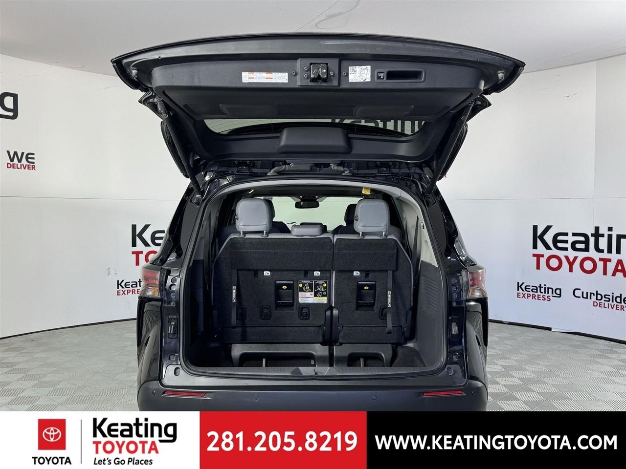 Toyota Sienna XLE 7-Passenger 2024