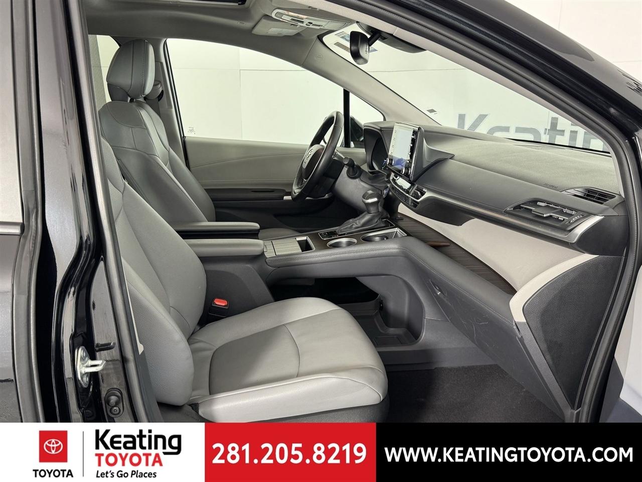 Toyota Sienna XLE 7-Passenger 2024