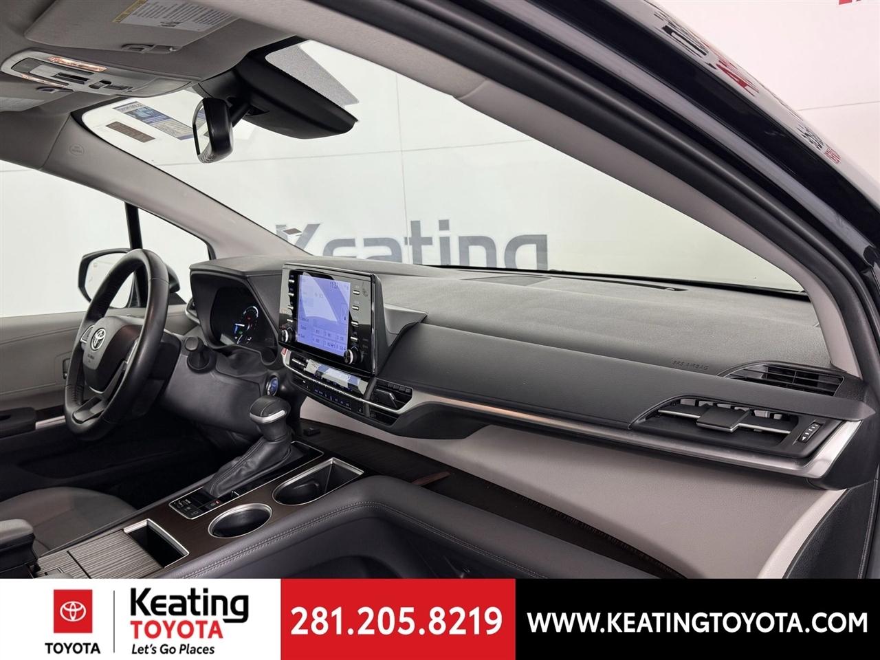 Toyota Sienna XLE 7-Passenger 2024