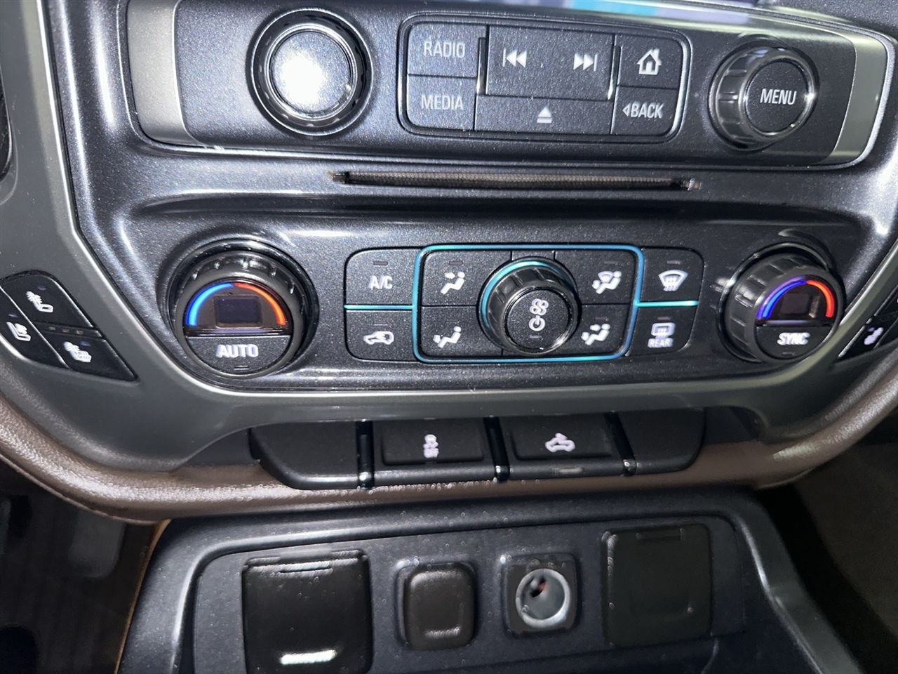 Chevrolet Silverado 1500 LTZ Crew Cab 4WD 2018