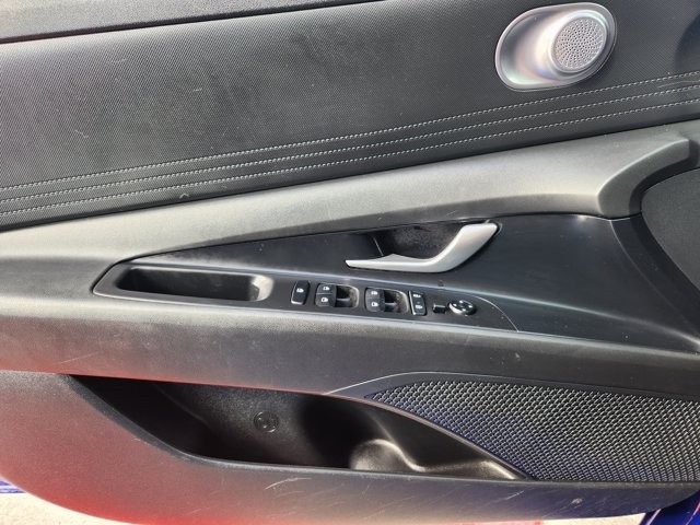 Hyundai Elantra SEL 2023