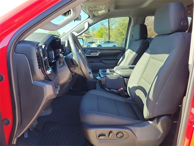 Chevrolet Silverado 1500 LT Crew Cab 2WD 2024