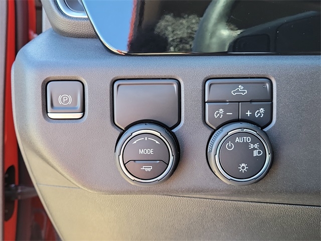 Chevrolet Silverado 1500 LT Crew Cab 2WD 2024