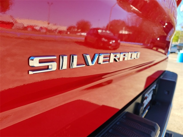 Chevrolet Silverado 1500 LT Crew Cab 2WD 2024