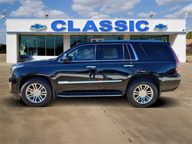 Cadillac Escalade Standard 2WD 2018