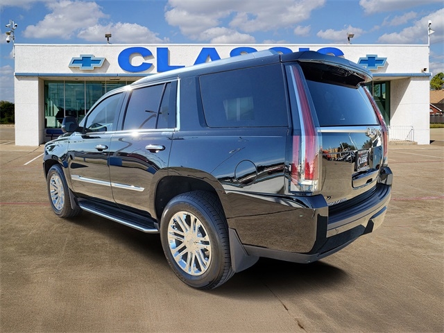 Cadillac Escalade Standard 2WD 2018