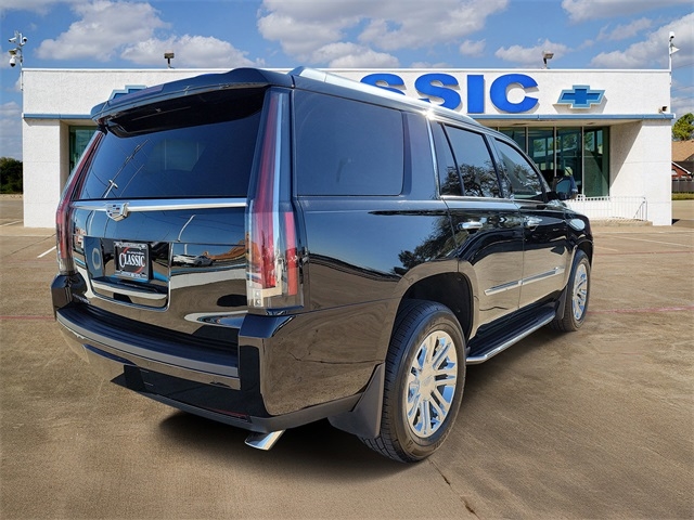 Cadillac Escalade Standard 2WD 2018