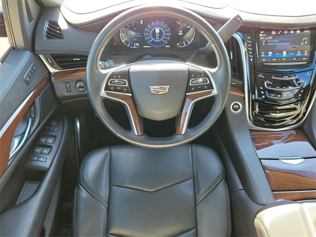 Cadillac Escalade Standard 2WD 2018