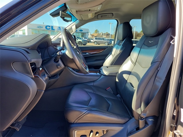 Cadillac Escalade Standard 2WD 2018