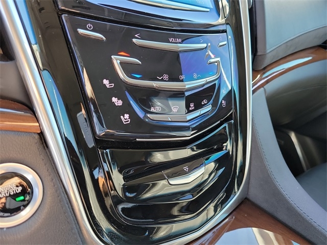 Cadillac Escalade Standard 2WD 2018