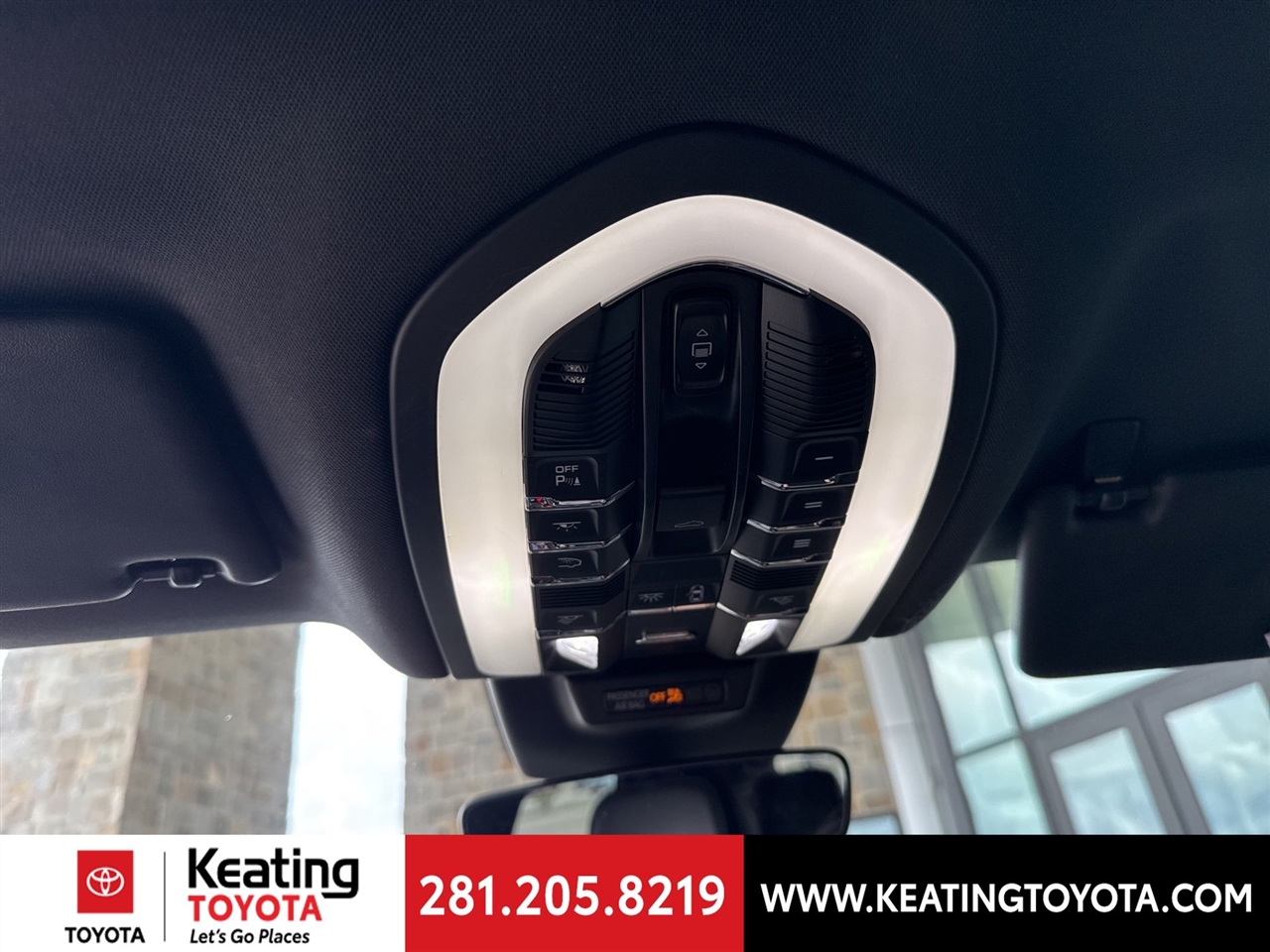 Porsche Macan Base 2022