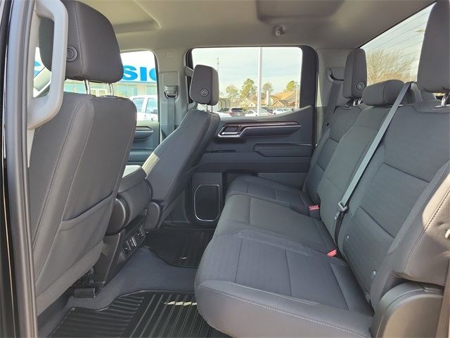 Chevrolet Silverado 1500 LT-L Crew Cab 4WD 2023