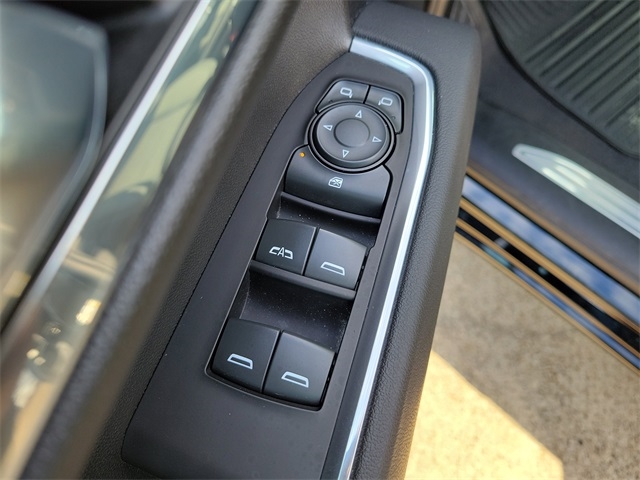 Chevrolet Silverado 1500 LT-L Crew Cab 4WD 2023