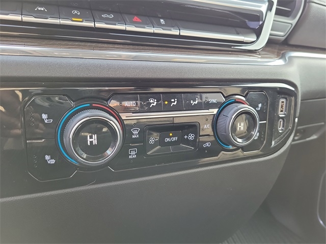 Chevrolet Silverado 1500 LT-L Crew Cab 4WD 2023