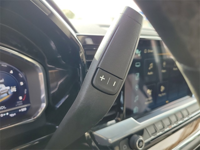 Chevrolet Silverado 1500 LT-L Crew Cab 4WD 2023