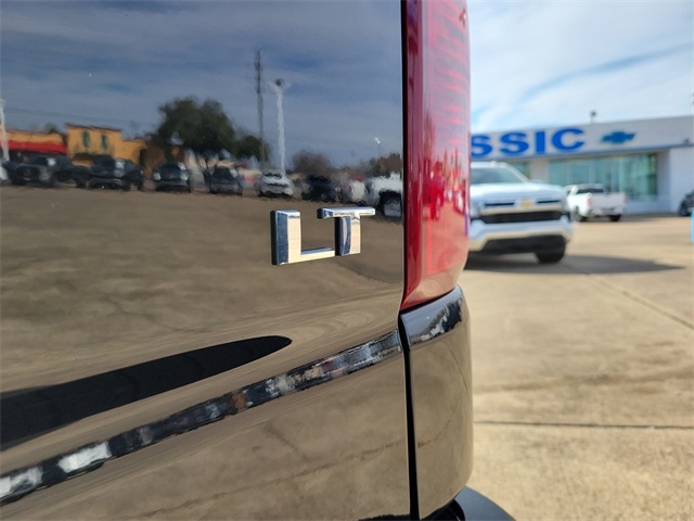 Chevrolet Silverado 1500 LT-L Crew Cab 4WD 2023