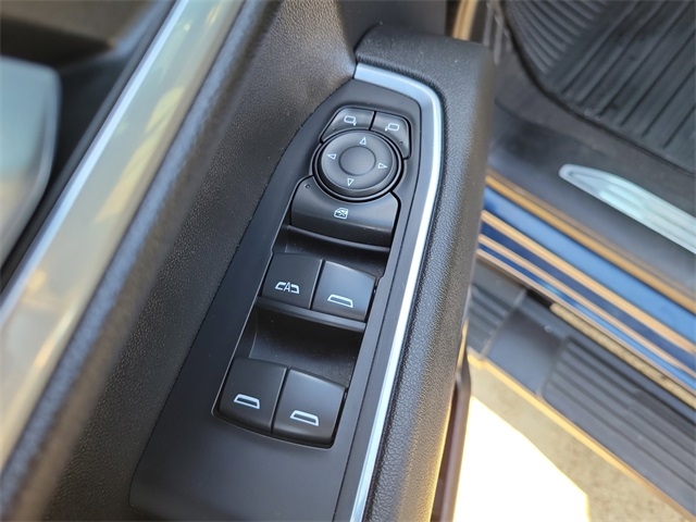 Chevrolet Silverado 1500 LT-L Crew Cab 4WD 2022