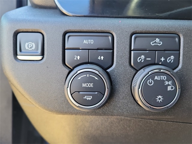 Chevrolet Silverado 1500 LT-L Crew Cab 4WD 2022