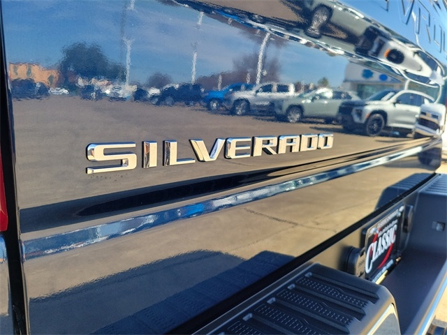 Chevrolet Silverado 1500 LT-L Crew Cab 4WD 2022