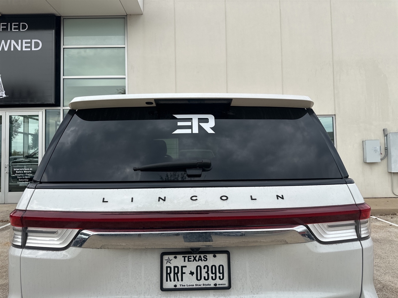 Lincoln Navigator Base 2022