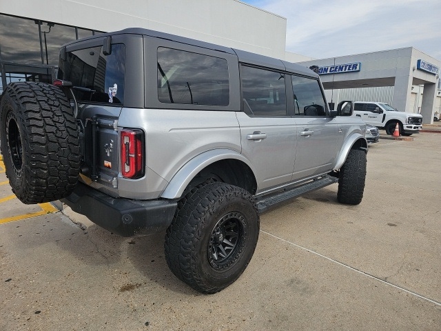 Ford Bronco Outer Banks 4-Door w/Advanced 2023