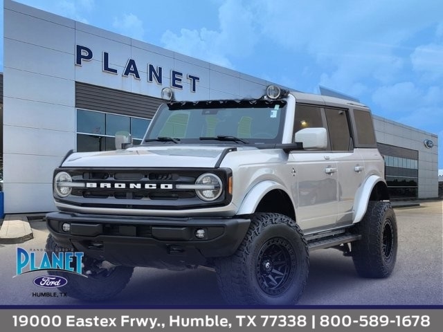 2023 Ford Bronco Outer Banks 4-Door w/Advanced