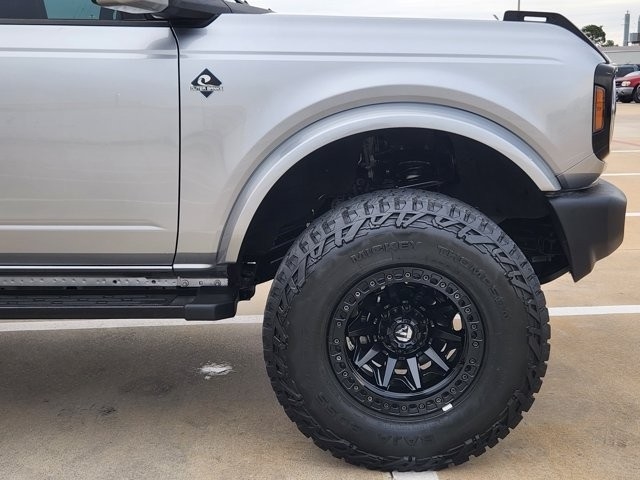 Ford Bronco Outer Banks 4-Door w/Advanced 2023