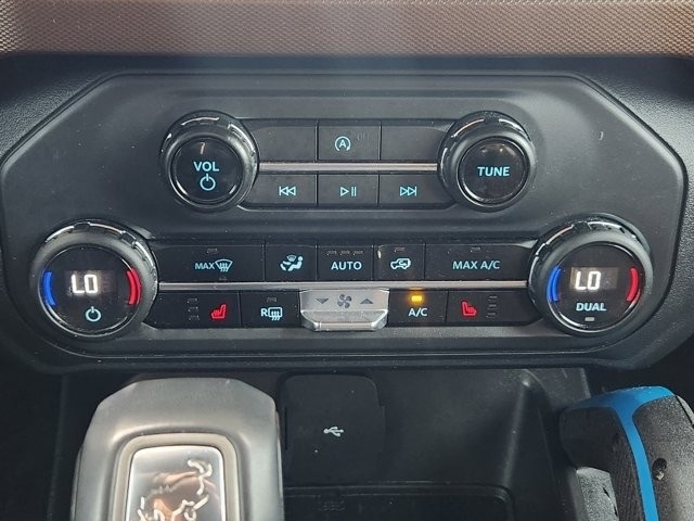 Ford Bronco Outer Banks 4-Door w/Advanced 2023