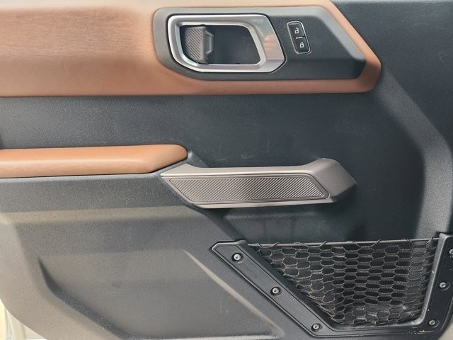 Ford Bronco Outer Banks 4-Door w/Advanced 2023