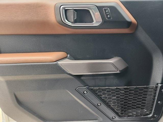 Ford Bronco Outer Banks 4-Door w/Advanced 2023