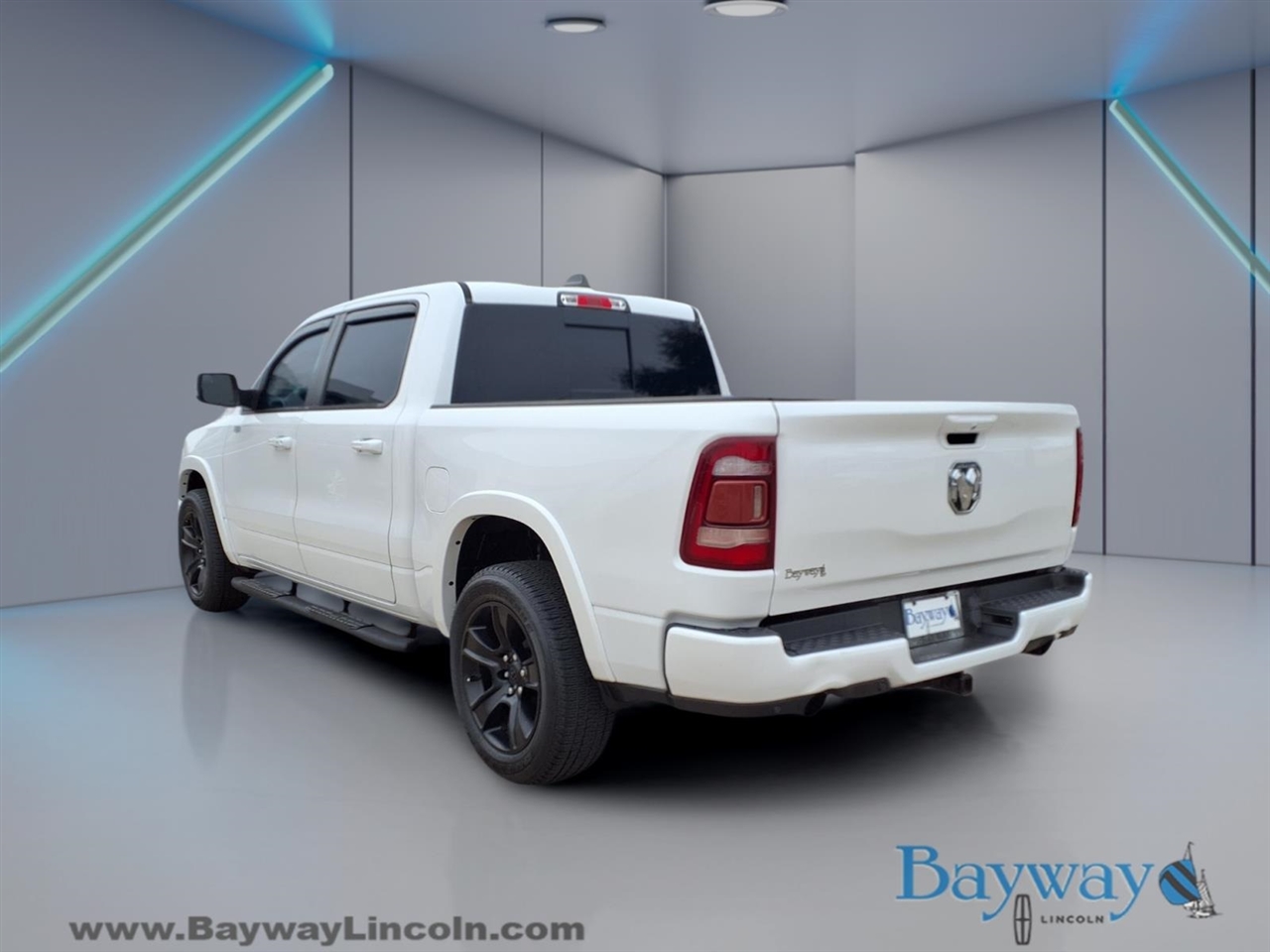 RAM 1500 Laramie Crew Cab SWB 2WD 2020