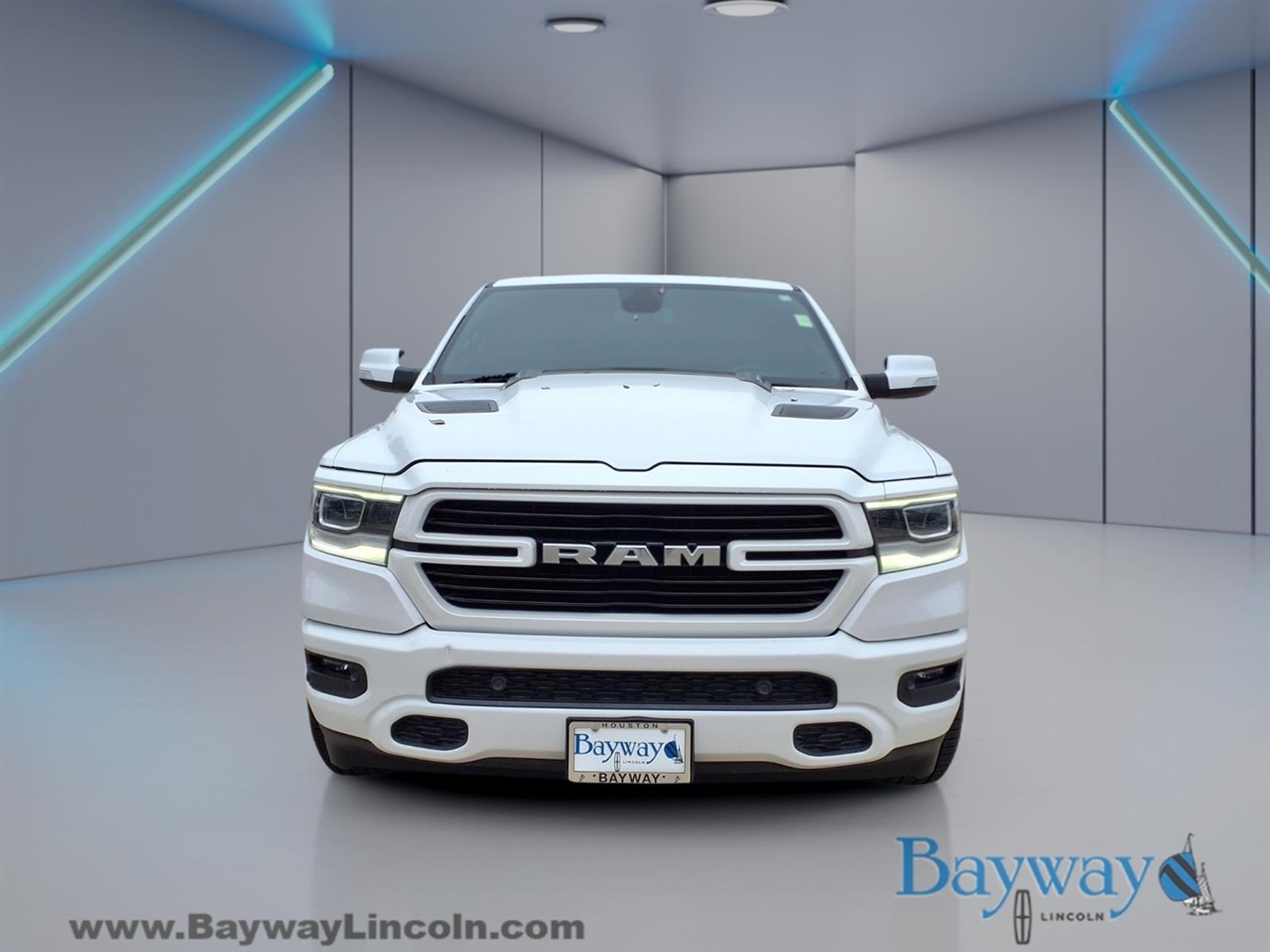 RAM 1500 Laramie Crew Cab SWB 2WD 2020