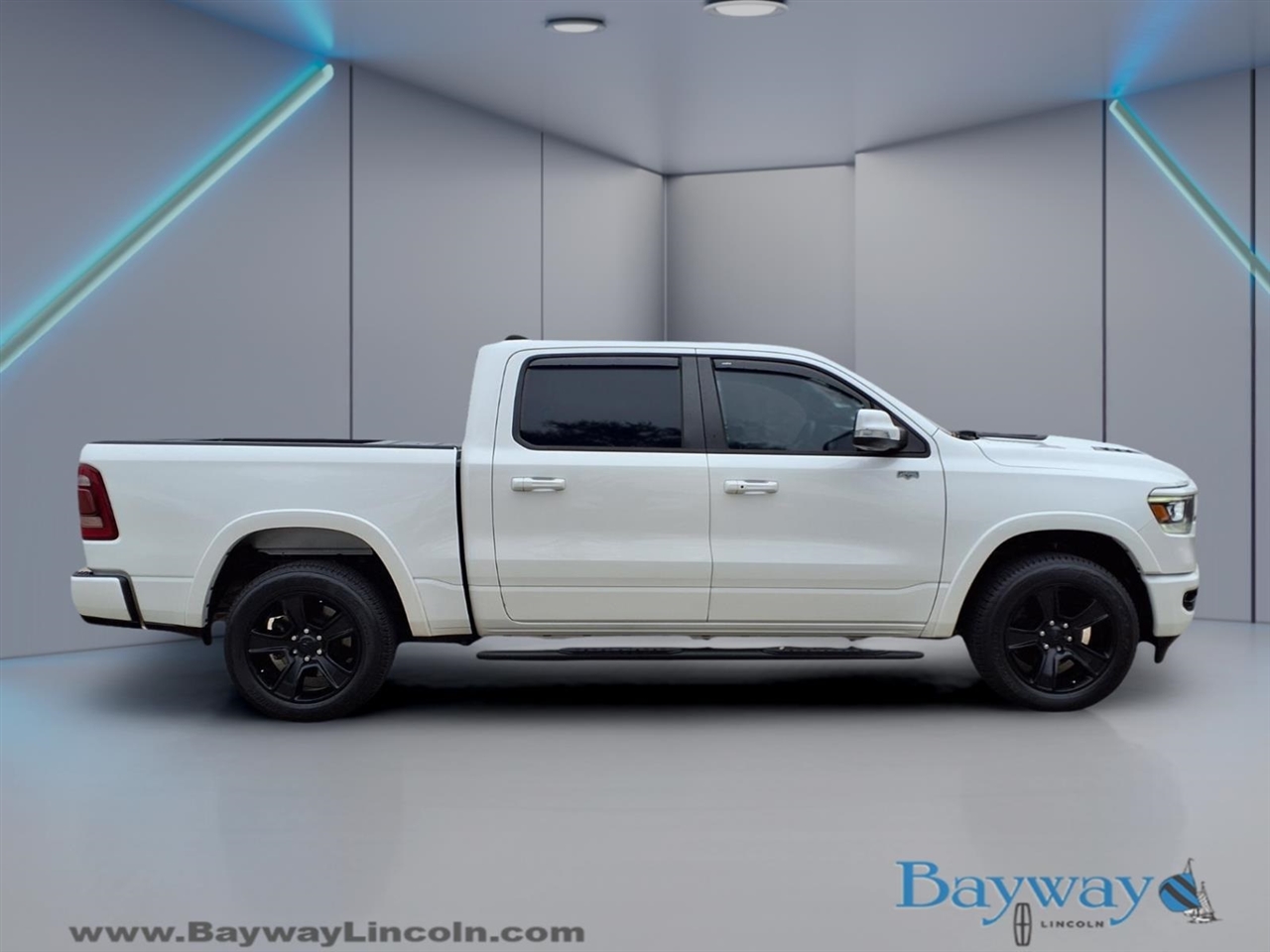 RAM 1500 Laramie Crew Cab SWB 2WD 2020